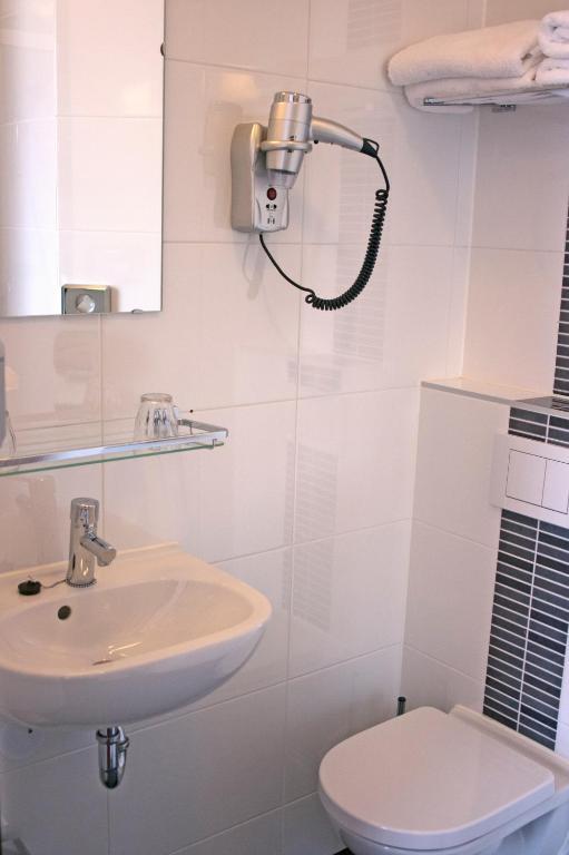 Budget Twin Room - Souterain,65819101:JPEG